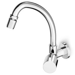 Torneira para cozinha de parede com bica móvel e arejador articulado Fit